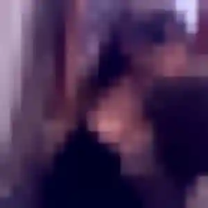 Flore, 32 ans, disponible à Louzy pour un plan cul