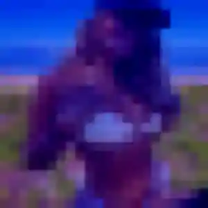 Dina, fille de 23 ans cherche plan cul à Maison-Rouge