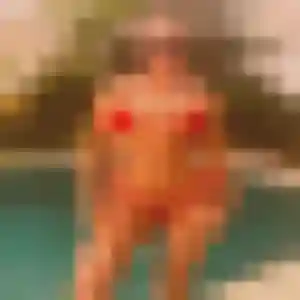 Charmante Estelle, 25 ans à Maringes - voir sa photo