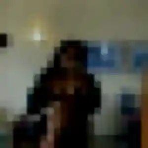 Photo privée de Ursula, 45 ans à Marolles-en-Hurepoix - plan discret