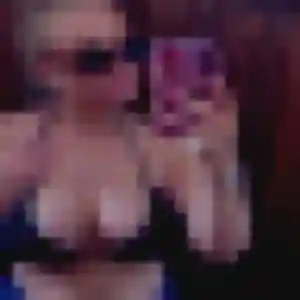 Giulia, 35 ans, disponible à Mazeray pour un plan cul