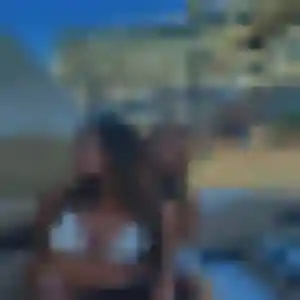 Francine, 22 ans, connectée à Mendionde pour une rencontre coquine