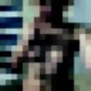 Brune, 23 ans, connectée à Menneval pour une rencontre coquine