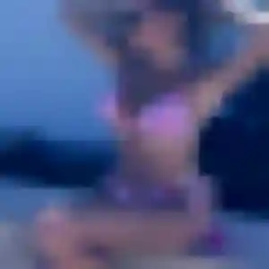 Rejoins Eliane, 25 ans à Menomblet gratuitement