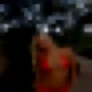 Alix, 32 ans, connectée à Mesves-sur-Loire pour un plan cul