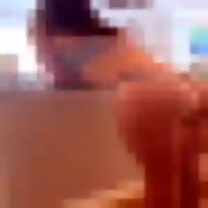 Vinciane (43 ans) à Molliens-Dreuil propose un plan cul rapidement