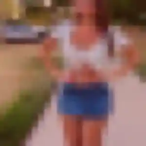 Photo de Lou-Anne à Montcourt-Fromonville (32 ans) - plan cul discret