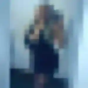 Raphaelle, 24 ans, connectée à Moulis-en-Médoc pour une rencontre coquine