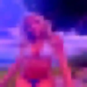 Solange, fille de 24 ans cherche plan cul à Névian