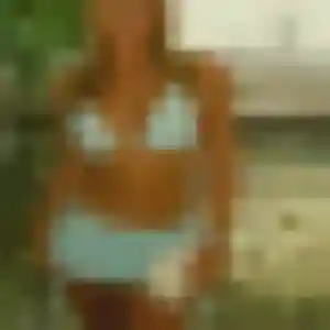 Giulia de Neyron, 37 ans - plan cul discret