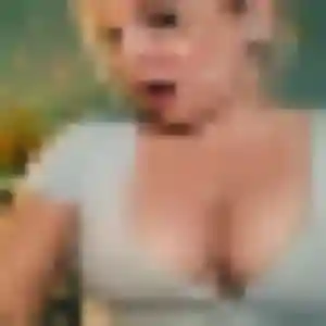 Clementine (29 ans) à Novy-Chevrières cherche un plan cul aujourd'hui