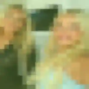 Charmante Anna, 27 ans à Nuaillé - voir sa photo