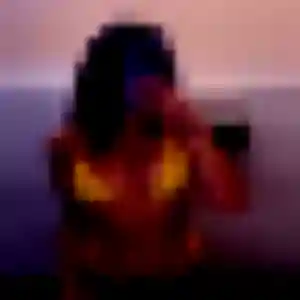 Salima, fille de 27 ans propose plan cul à Oiry