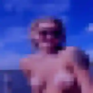 Zephyrine, 25 ans, connectée à Ombrée d'Anjou pour une rencontre coquine