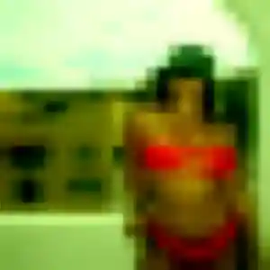 Alix, 36 ans, cherche un plan cul à Orgueil
