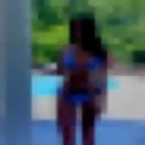 Philippine de Paulhan, 25 ans - plan cul discret