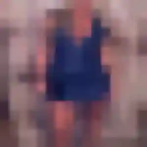 Eugenie (22 ans) à Péone attend une rencontre ce soir