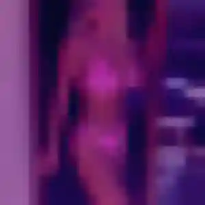 Anna, 22 ans, en ligne à Pernes pour une rencontre coquine