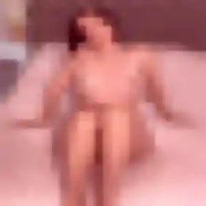 Mathilde, femme de 38 ans propose plan cul à Plélauff