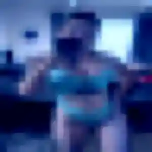 Maud, 23 ans, disponible à Pleudihen-sur-Rance pour un plan cul