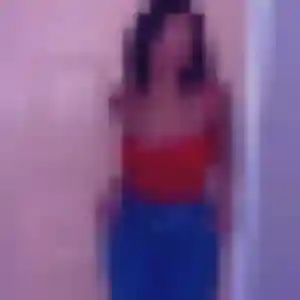 Charmante Laure, 22 ans à Pleurs - voir sa photo