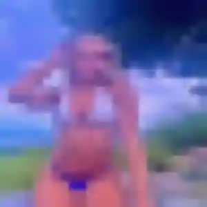 Giulia, fille de 25 ans cherche plan cul à Pleurtuit