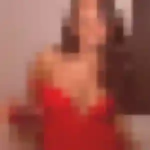 Emma, 24 ans, dispo pour plan cul à Plourivo