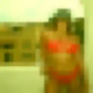 Deborah, femme de 25 ans propose plan cul à Pont-Scorff