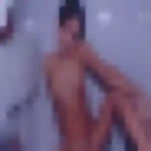 Anouk, 25 ans, en ligne à Puget pour une rencontre coquine