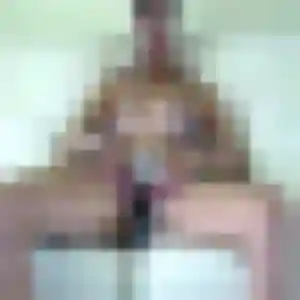 Contacte Helene, 27 ans à Quincey en privé