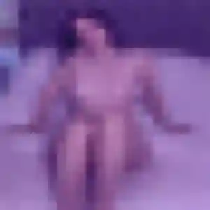 Rejoins Kim, 31 ans à Quinsac en privé
