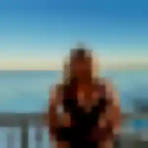Jacqueline (27 ans) à Reynès attend une rencontre ce soir