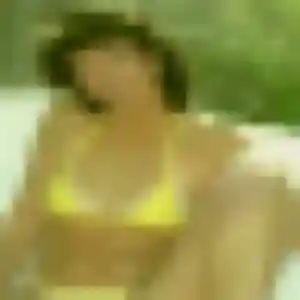 Dina, 36 ans, en ligne à Rivière pour un plan cul