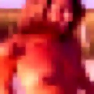 Naomi, 24 ans, connectée à Saint-Amand-Montrond pour une rencontre coquine
