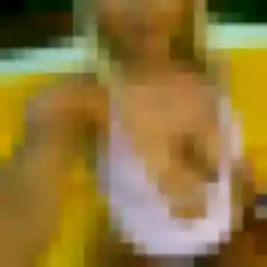 Axelle, 38 ans, en ligne à Saint-Avaugourd-des-Landes pour une rencontre coquine