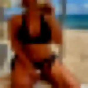 Contacte Leontine, 36 ans à Saint-Bonnet-sur-Gironde en privé