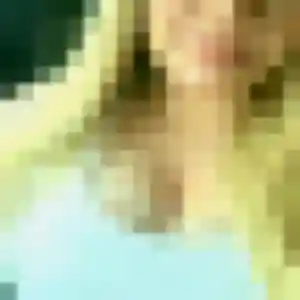 Laura, 22 ans, disponible à Saint-Caprais-de-Lerm pour un plan cul