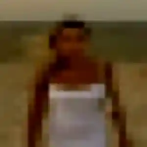 Noura, 27 ans, disponible à Saint-Denis-de-Cabanne pour une rencontre coquine