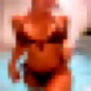 Charmante Dorothee, 34 ans à Saint-Denis-la-Chevasse - la contacter