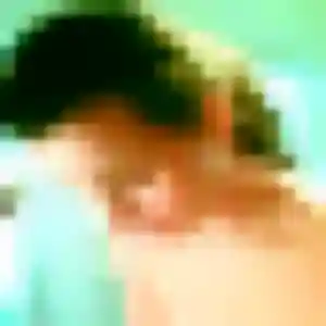Estelle, 25 ans, en ligne à Saint-Émilion pour une rencontre coquine