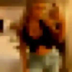 Jolie Tania, 22 ans à Saint-Geniès-de-Fontedit - voir sa photo
