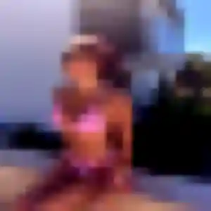 Deborah, 33 ans, connectée à Saint-Georges-de-Mons pour un plan cul