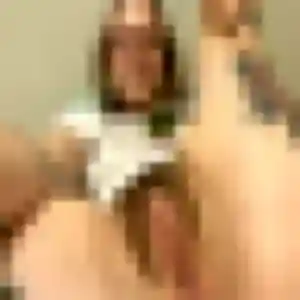Justine, 34 ans, connectée à Saint-Germain-Lembron pour une rencontre coquine