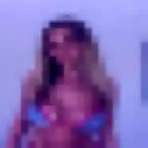 Photo sexy de Geraldine, 22 ans à Saint-Germain-Lespinasse - rencontre coquine