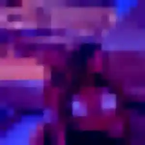 Charmante Melanie, 22 ans à Saint-Germain-Lespinasse - voir sa photo