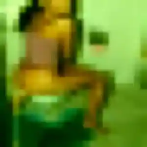 Yasmine, 35 ans, dispo pour plan cul à Saint-Jean-de-Bournay