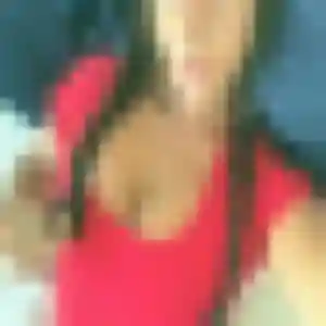 Eva (43 ans) à Saint-Juéry attend une rencontre ce soir