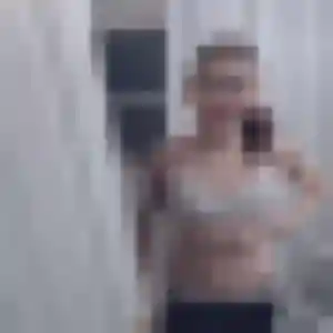 Photo sexy de Christine, 22 ans à Saint-Magne-de-Castillon - rencontre sans lendemain