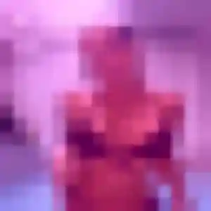 Découvre Tatiana, 23 ans à Saint-Martin-d'Oney gratuitement
