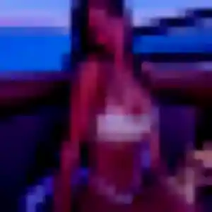 Charmante Tessa, 27 ans à Saint-Ours - la contacter